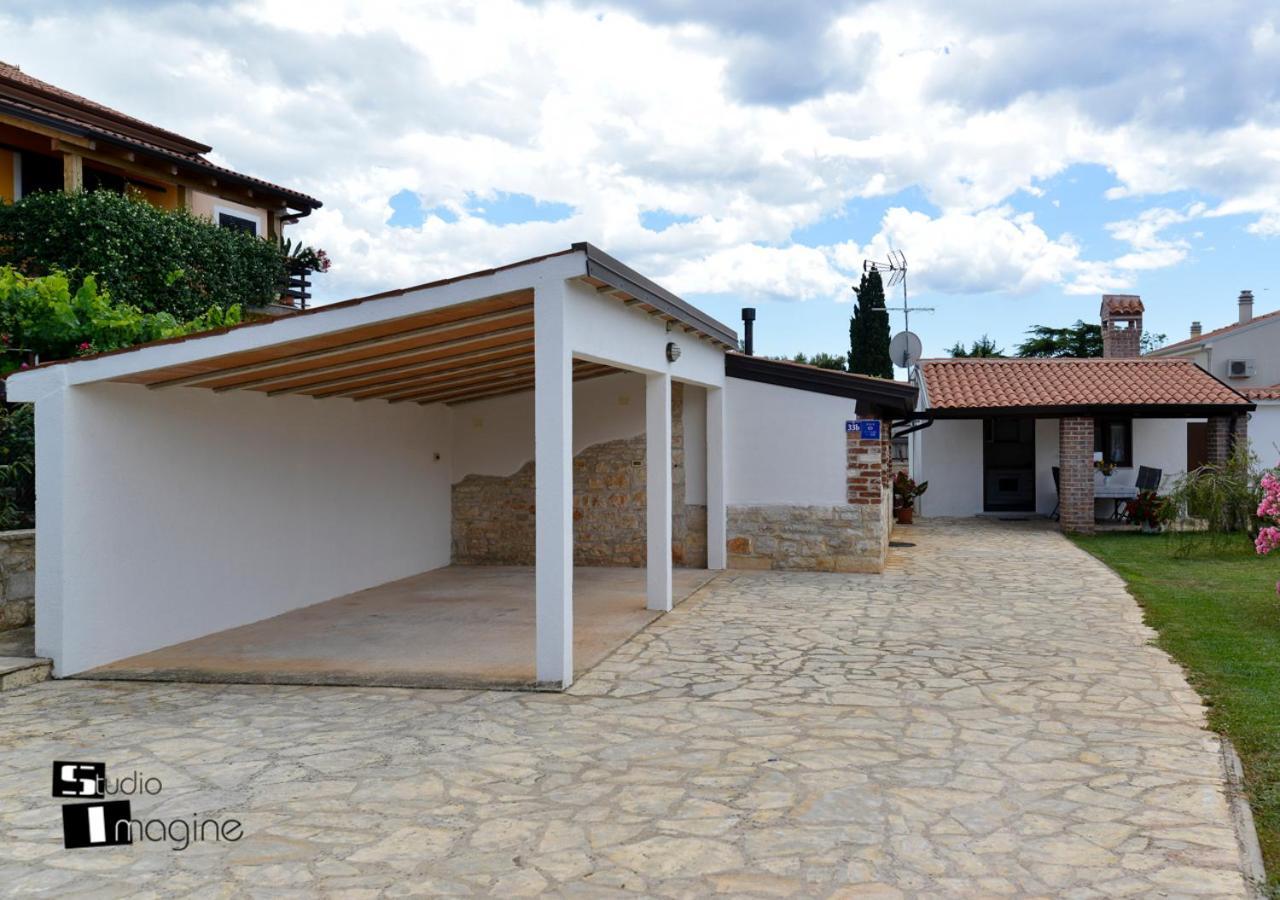 Charming Stone Cottage By The Sea Umag Eksteriør billede