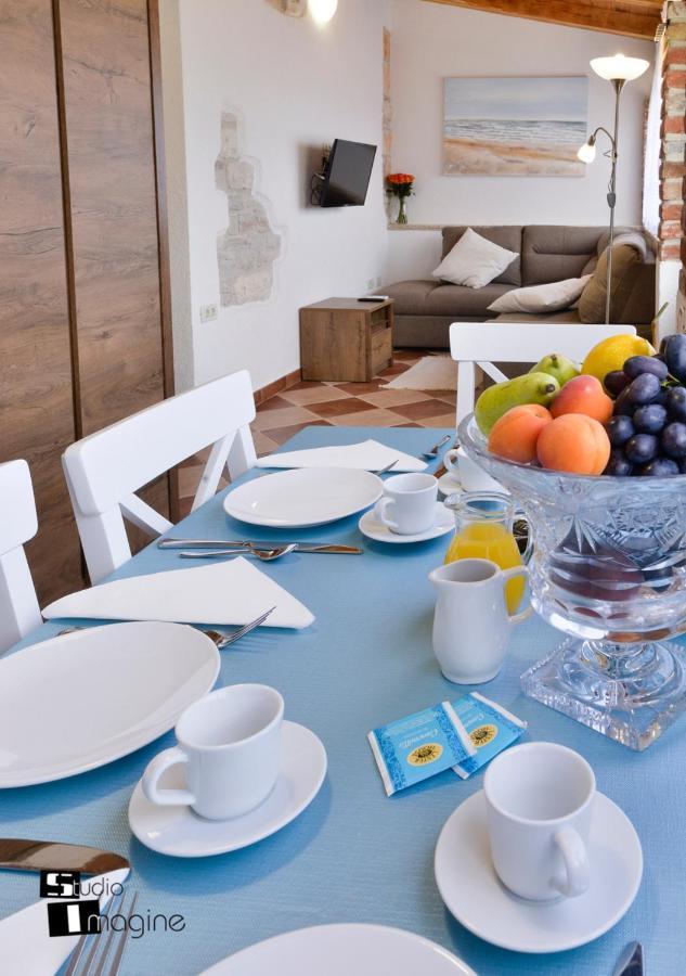 Charming Stone Cottage By The Sea Umag Eksteriør billede