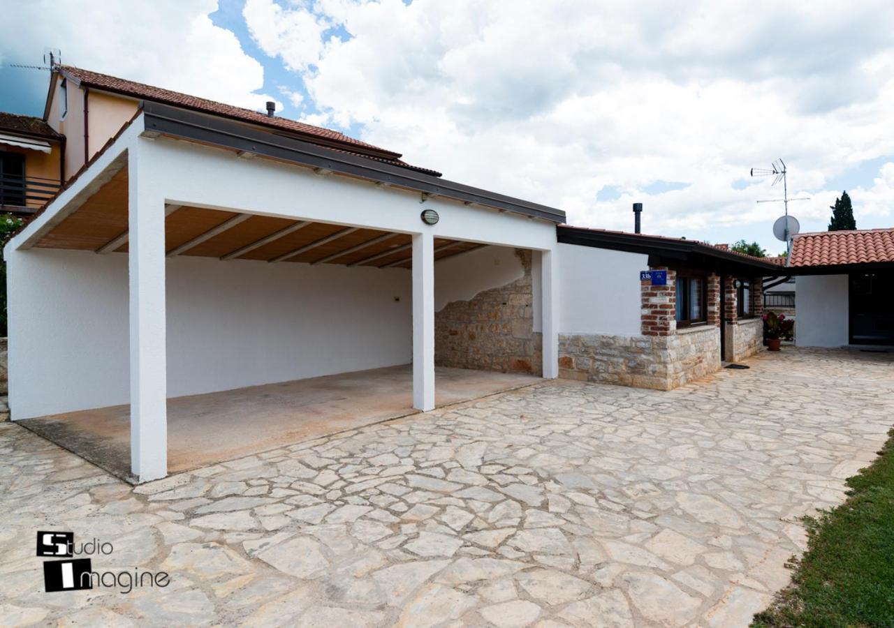 Charming Stone Cottage By The Sea Umag Eksteriør billede